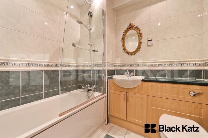 Contemporary, modern and superbly located   Kittiwake Court.Great Dover Street , Borough/London Bridge